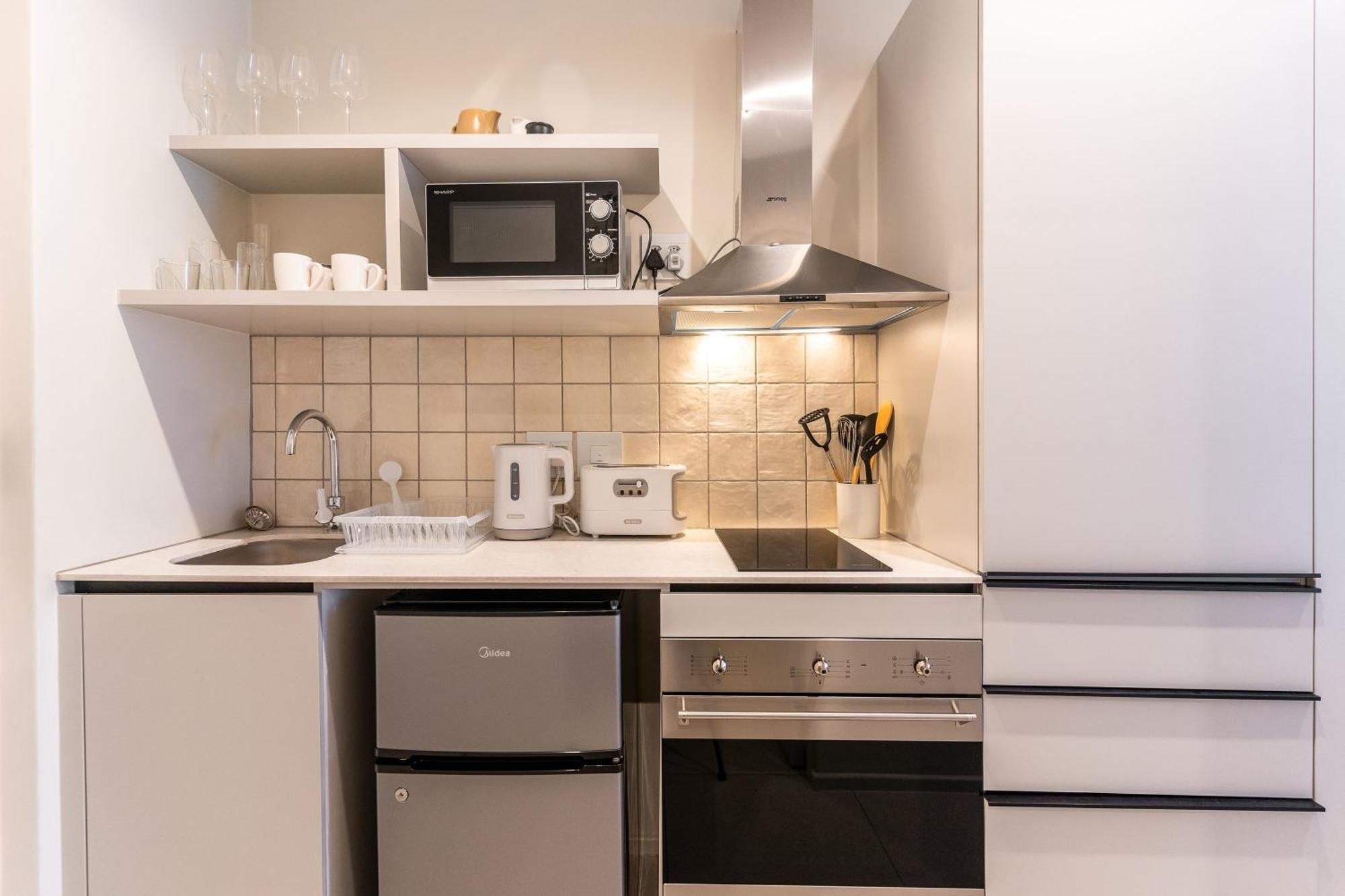 The Rose 106: Modern Aprt In Centre Apartamento