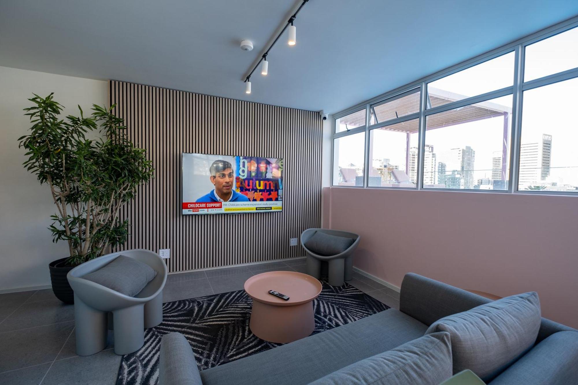 The Rose 106: Modern Aprt In Centre Apartamento